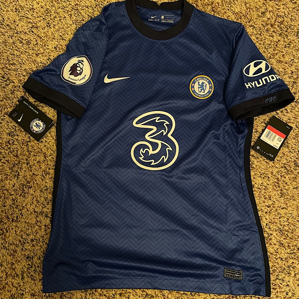 Nike NWT Chelsea Giroud Home Jersey